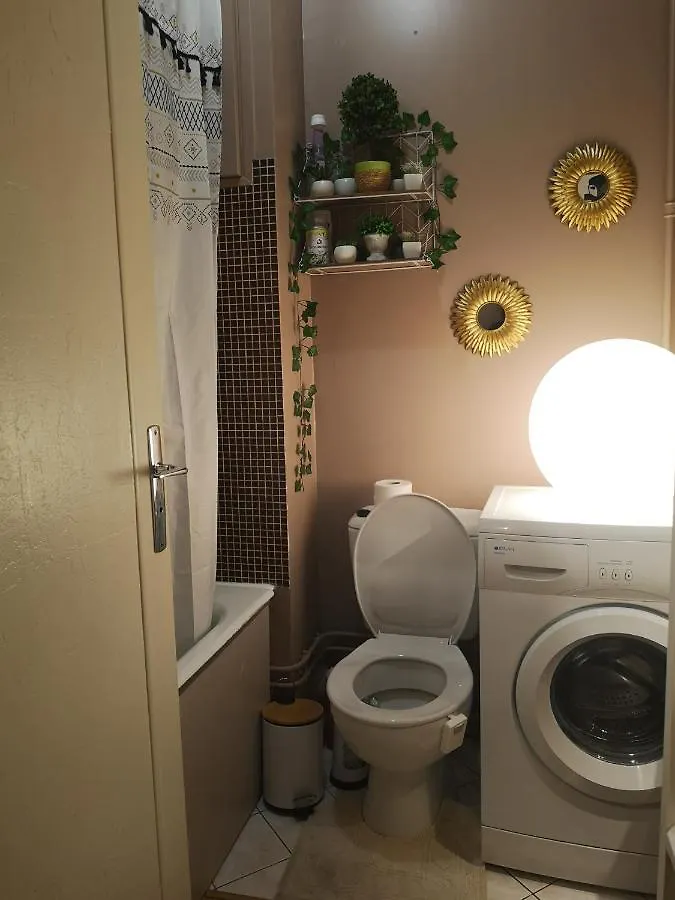 Charming Apartment Near Moulin Rouge Paris